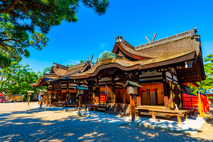 Osaka's Timeless Charms: Shrines, Knives, and Samurai Castle Delights from Kyoto