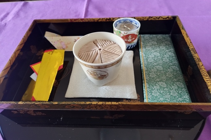 Kodo Master Yuki's Fragrant Tour: The Way of Incense, Sake Aromas, and Sweet Western Sweets