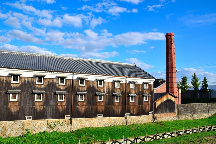 Half-day (AM) Tour: Vermillion Shrine Gates and Sake Brewery Delights