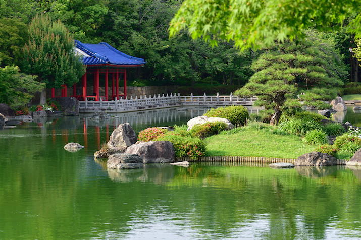 Osaka's Spring Charms: Garden, Knives, and Samurai Castle Delights