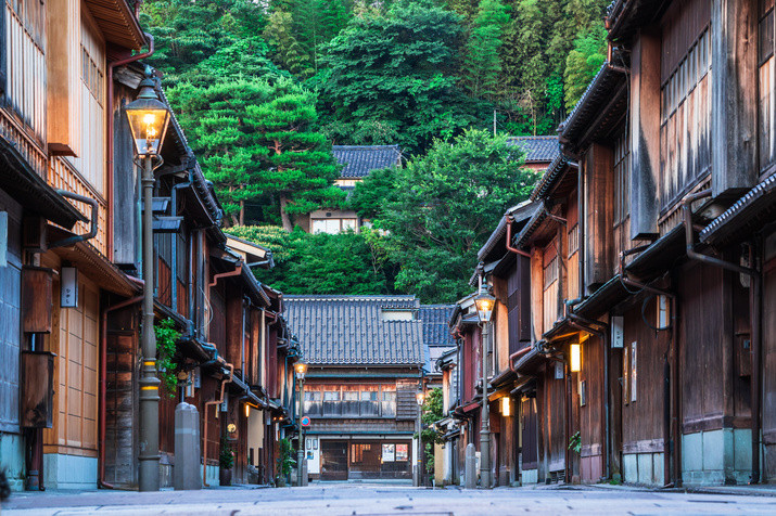 1-day Kanazawa Highlights Tour: Samurai Castle Town and Contemporary Arts