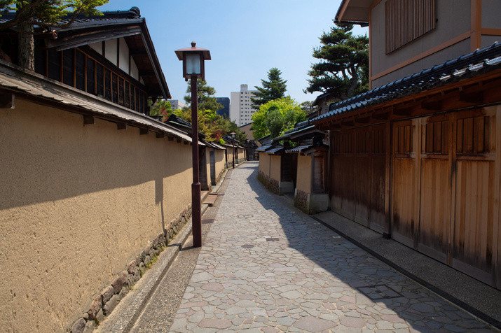 Morning Kanazawa Tour: Samurai Residence, Castle and Garden